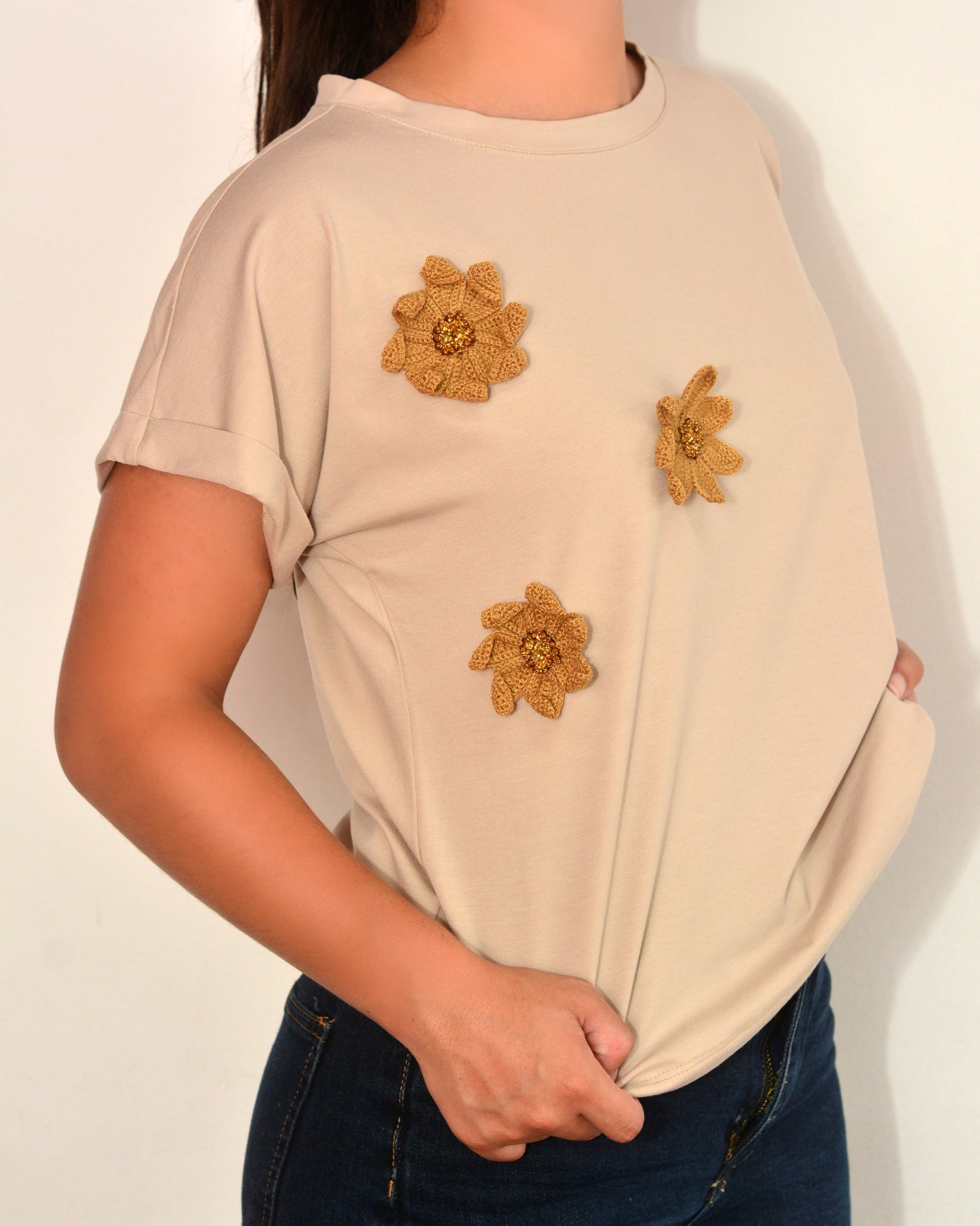 Embroidered T-Shirt Hojarasca