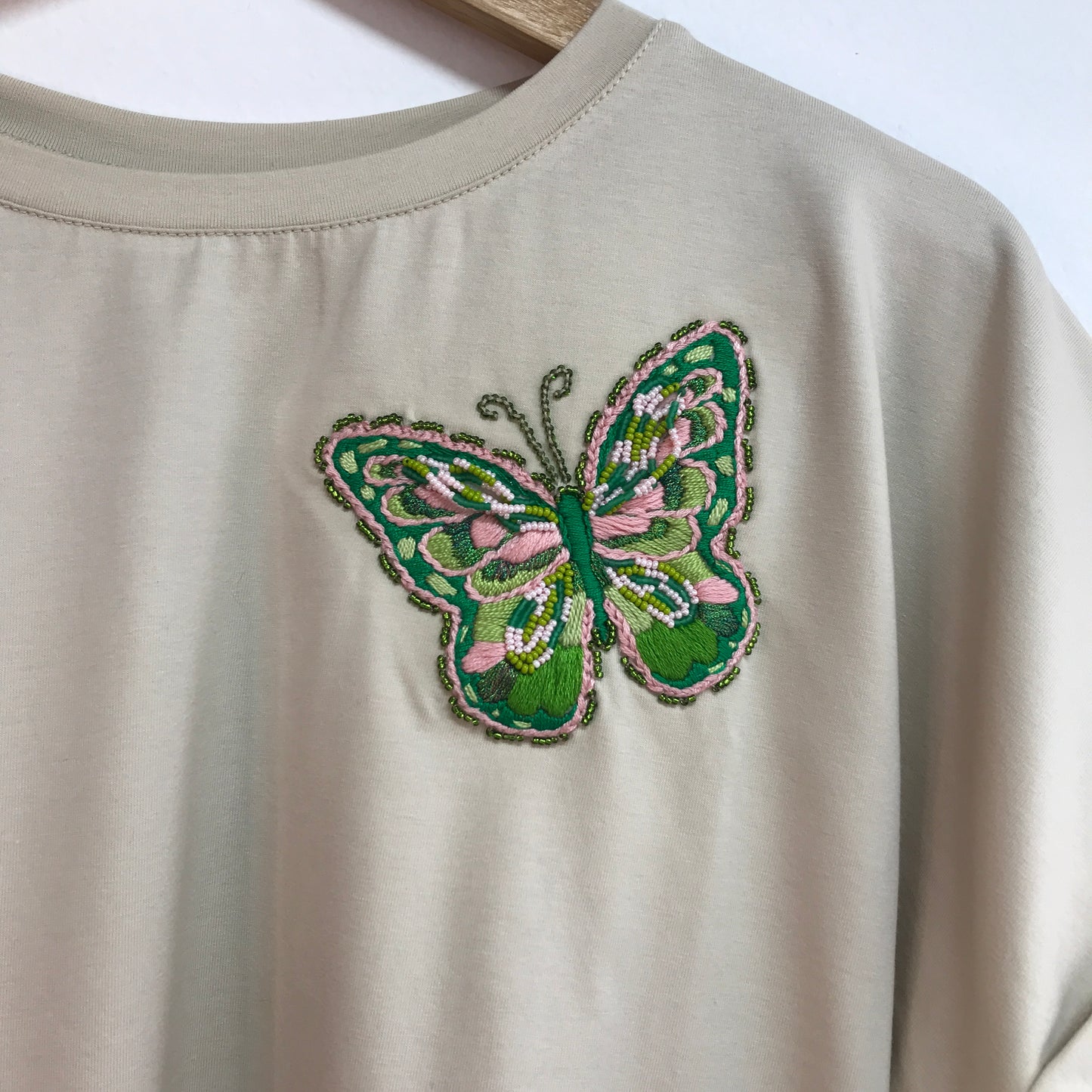 Embroidered T-Shirt Mariposa Reina