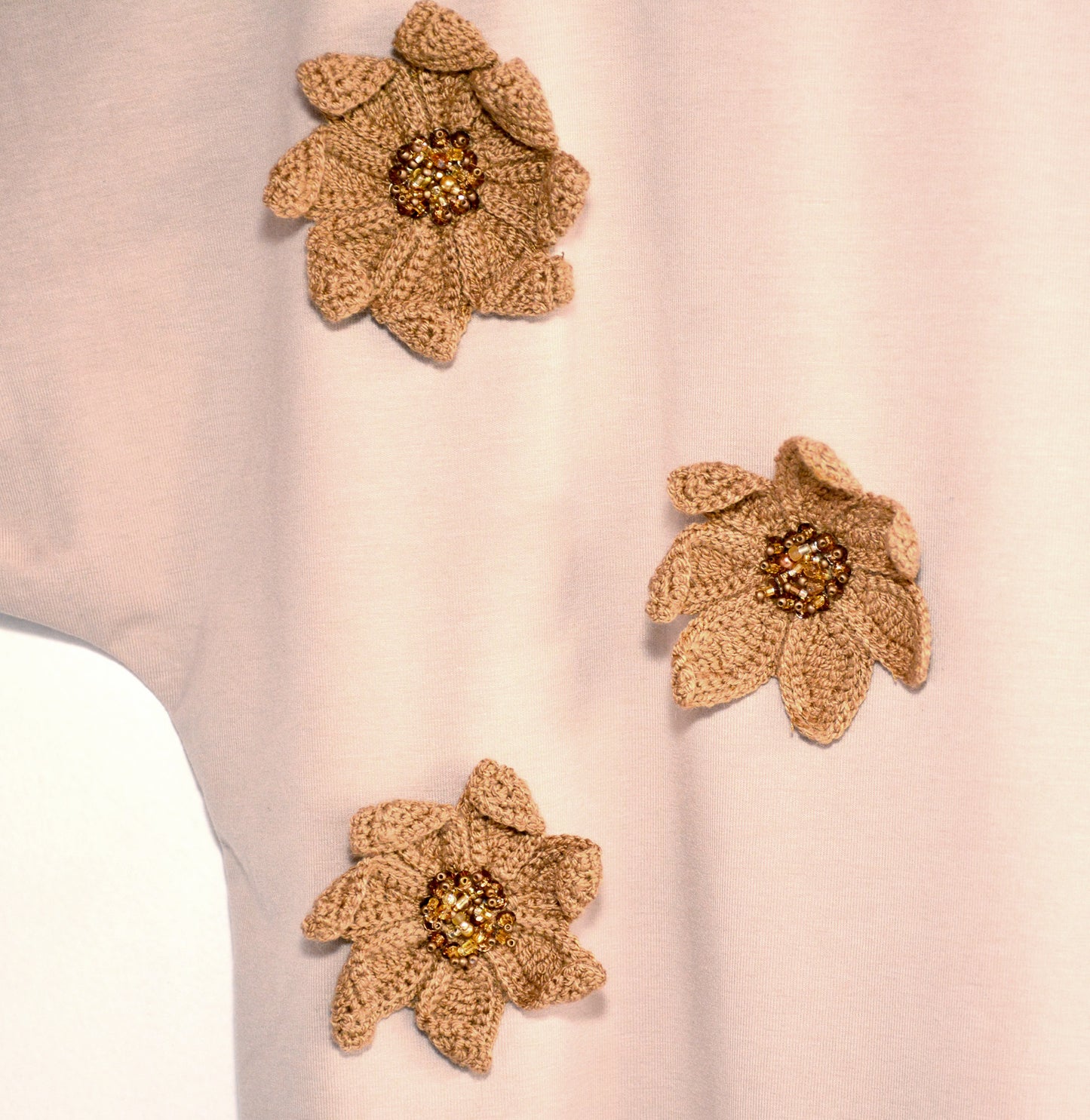 Embroidered T-Shirt Hojarasca